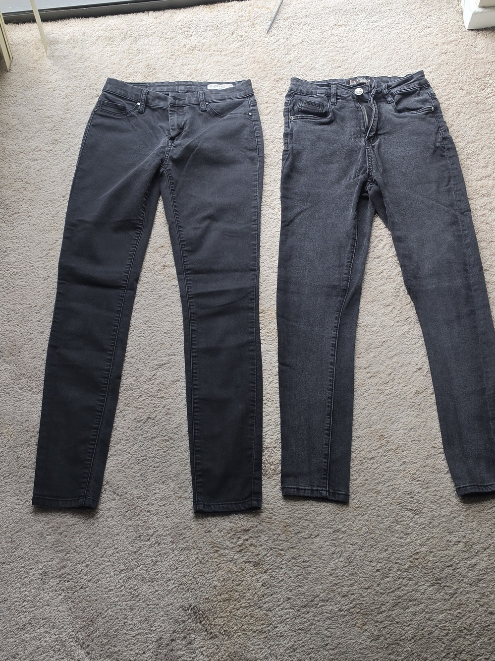 Women's Black Skinny Jeans - Classic Stretch Fit